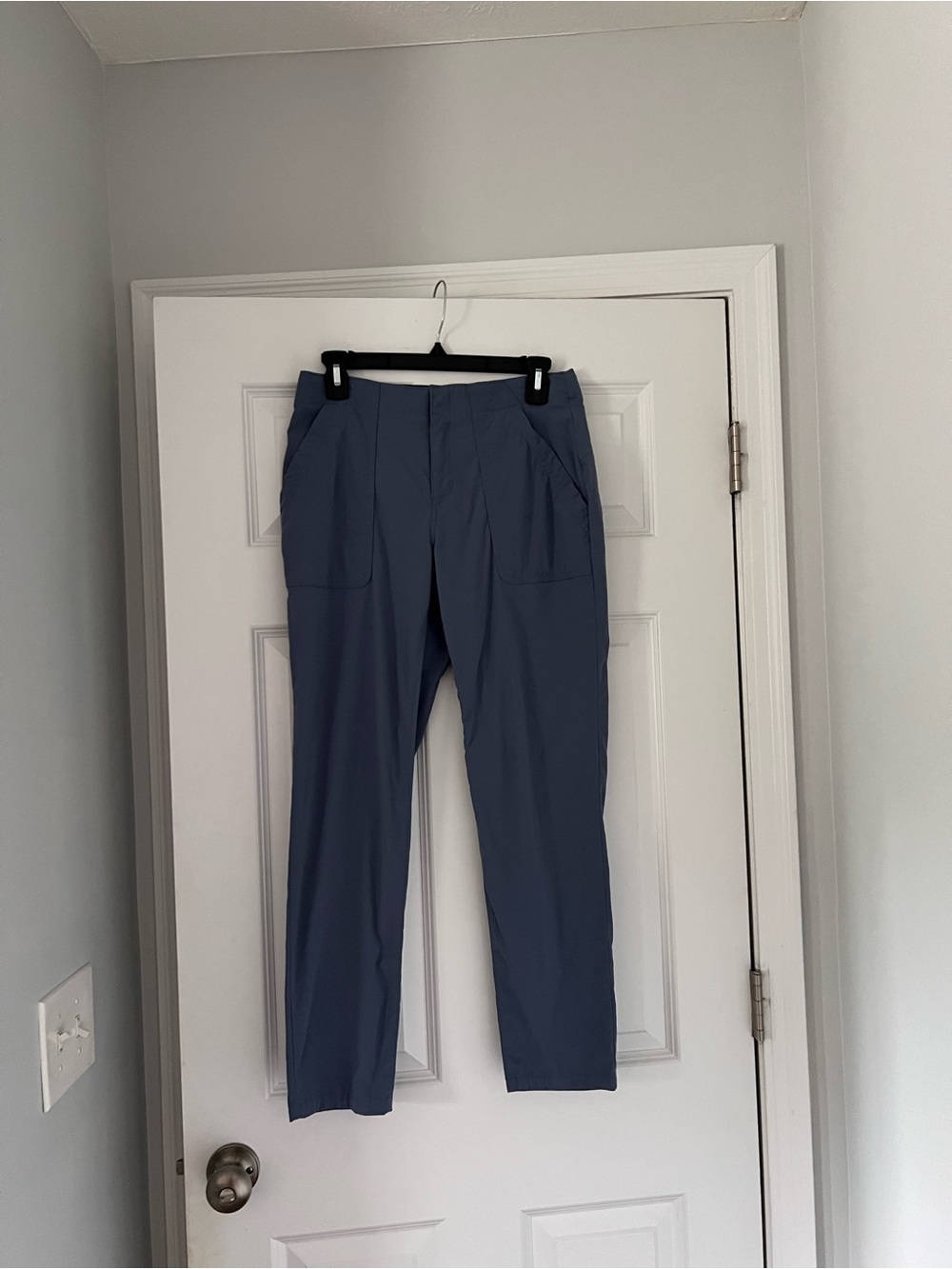 Eddie Bauer Women’s Blue - Horizon Cropped Flat Front Pants With Pockets SZ: 6